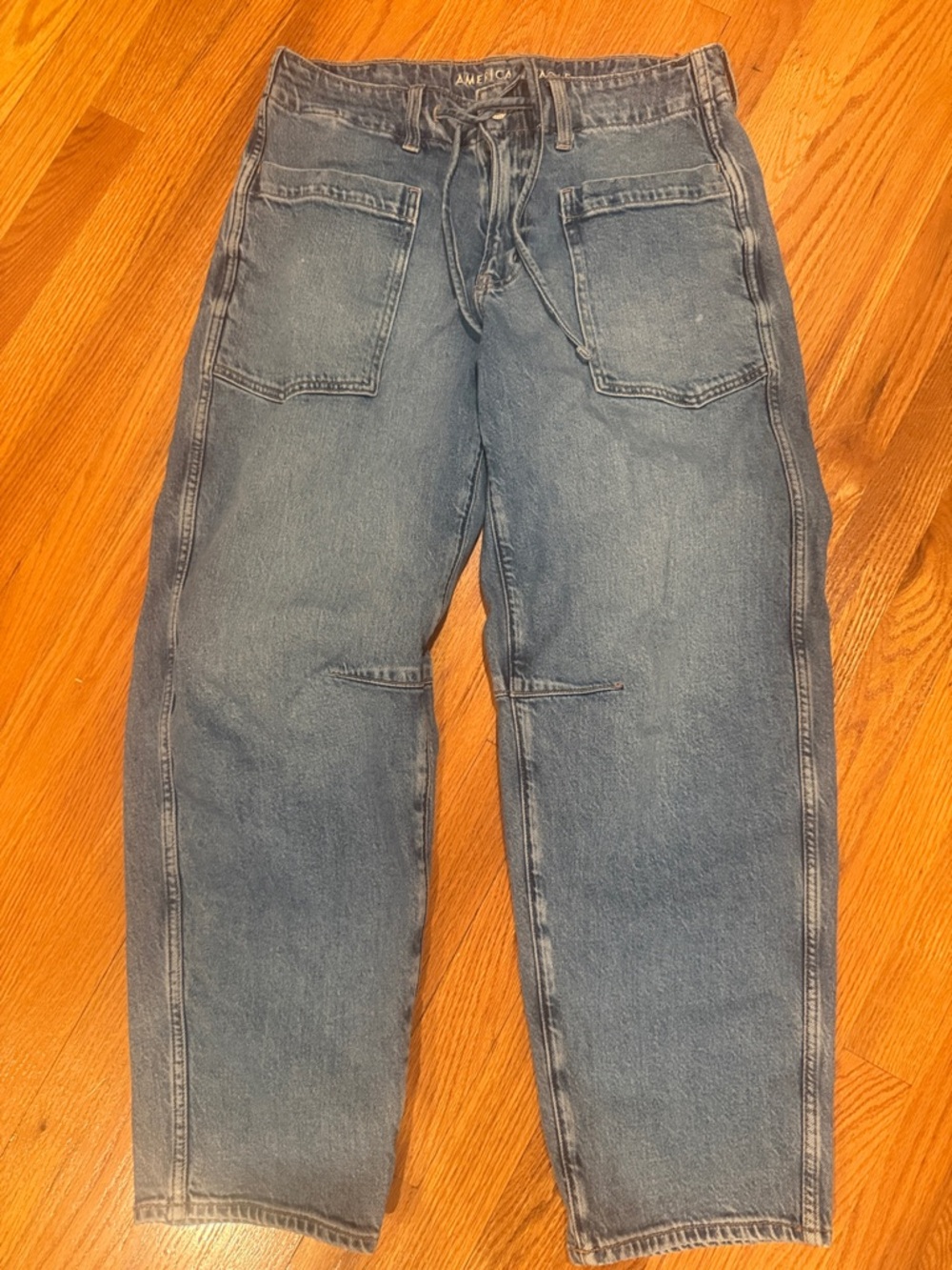 American Eagle women's barrel Jeans